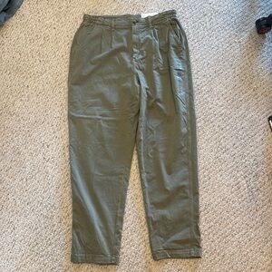 NWT American Eagle Mom Pant